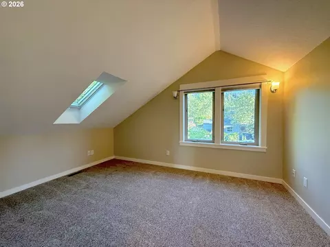 Bedroom - 1145 W 28th Ave, Eugene, OR 97405 photo 7 of 9