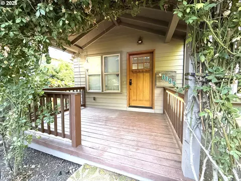 Exterior - 1145 W 28th Ave, Eugene, OR 97405 photo 2 of 7