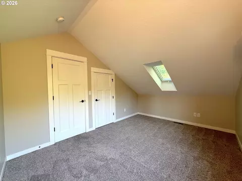 Bedroom - 1145 W 28th Ave, Eugene, OR 97405 photo 9 of 9