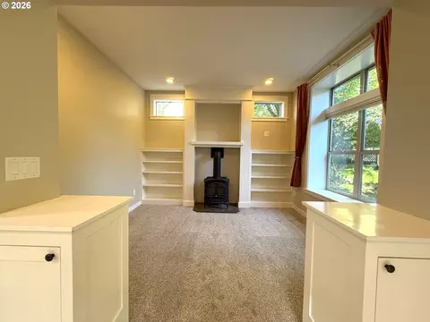 Living - 1145 W 28th Ave, Eugene, OR 97405 photo 2 of 4