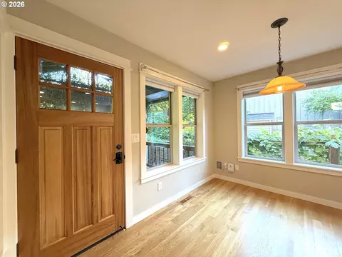 Entry Way - 1145 W 28th Ave, Eugene, OR 97405 photo 1 of 7