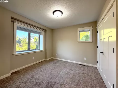 Bedroom - 1145 W 28th Ave, Eugene, OR 97405 photo 1 of 9