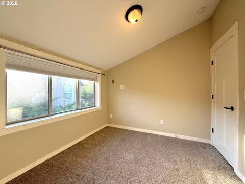 Bedroom - 1145 W 28th Ave, Eugene, OR 97405 photo 6 of 9