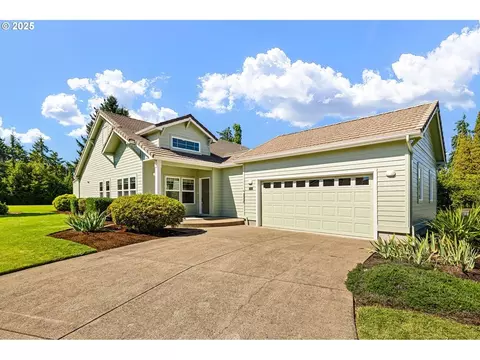 375 Magnolia Dr, Creswell, OR 97426