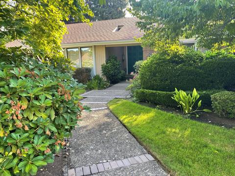 2195 Greenview St, Eugene, OR 97401 photo 1