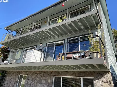5715 NE Sacramento St #11, Portland, OR 97213