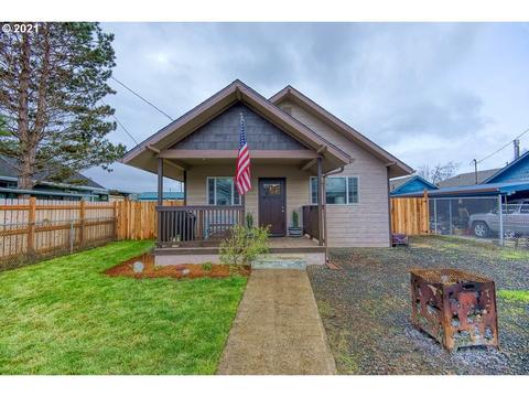 810 A St, Myrtle Point, OR 97458 photo 1
