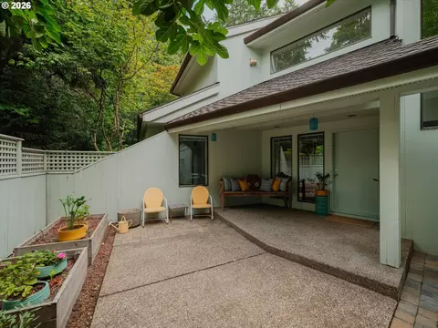 4810 SW Dosch Park Ln, Portland, OR 97239