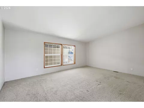 Living - 1699 N Terry St #281, Eugene, OR 97402 photo 6 of 8