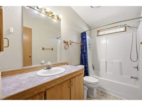 Bath - 1699 N Terry St #281, Eugene, OR 97402 photo 1 of 3