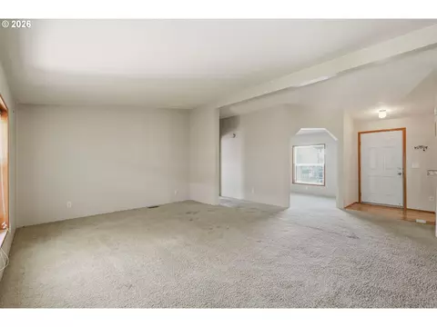 Living - 1699 N Terry St #281, Eugene, OR 97402 photo 2 of 8
