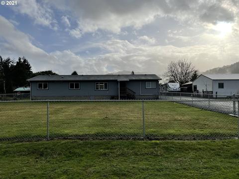 130 E Alder St, Powers, OR 97466 photo 1