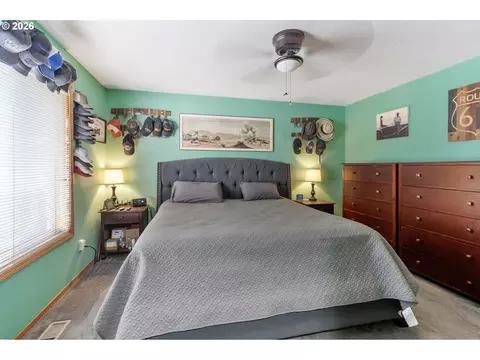 Bedroom - 245 Taurus St, Molalla, OR 97038 photo 5 of 6