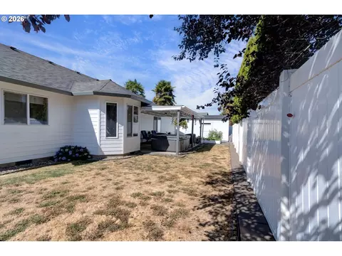 Exterior - 245 Taurus St, Molalla, OR 97038 photo 9 of 10