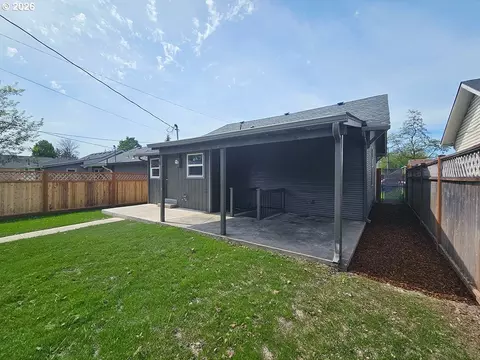 Exterior - 340 17th Ave, Longview, WA 98632 photo 4 of 9