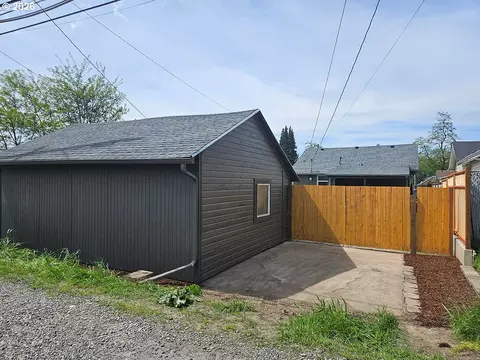 Exterior - 340 17th Ave, Longview, WA 98632 photo 7 of 9