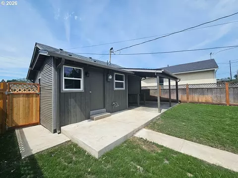 Exterior - 340 17th Ave, Longview, WA 98632 photo 3 of 9