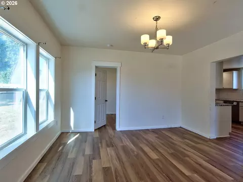 Living - 329 SW Main St, Willamina, OR 97396 photo 4 of 8