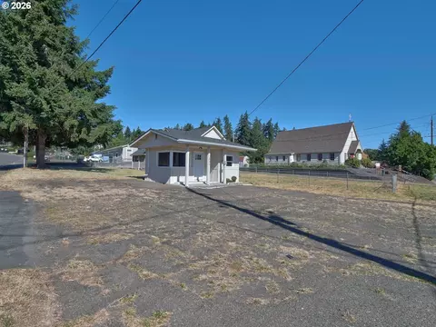 Exterior - 329 SW Main St, Willamina, OR 97396 photo 4 of 5