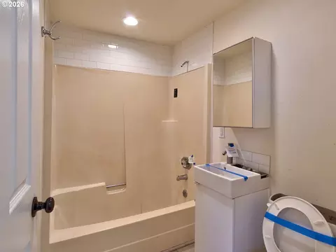 Bath - 329 SW Main St, Willamina, OR 97396 photo 3 of 4