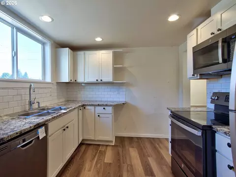 Kitchen - 329 SW Main St, Willamina, OR 97396 photo 4 of 4