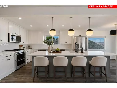 Kitchen - 907 E 18th St, The Dalles, OR 97058 photo 1 of 4