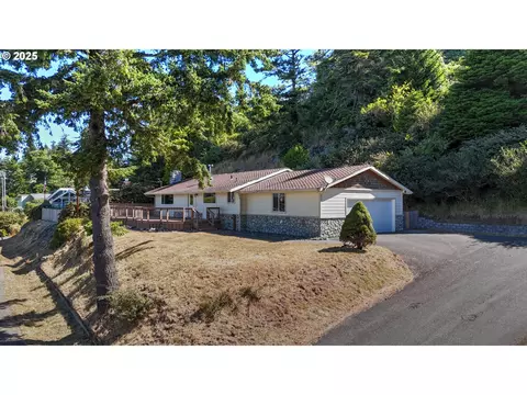94287 June St, Gold Beach, OR 97444