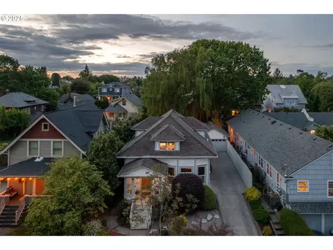 533 NE Fargo St, Portland, OR 97212