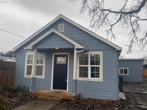 194 NW 4th Ave, Estacada, OR 97023 photo 1