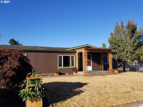 826 E 8th St, Molalla, OR 97038 photo 1