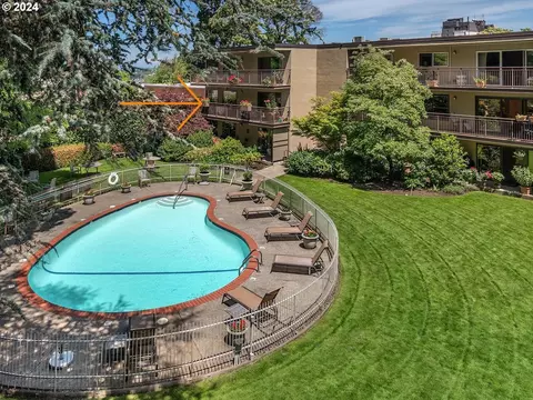2393 SW Park Pl #202, Portland, OR 97205