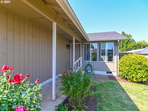 4972 Cone Ave, Eugene, OR 97402 photo 1