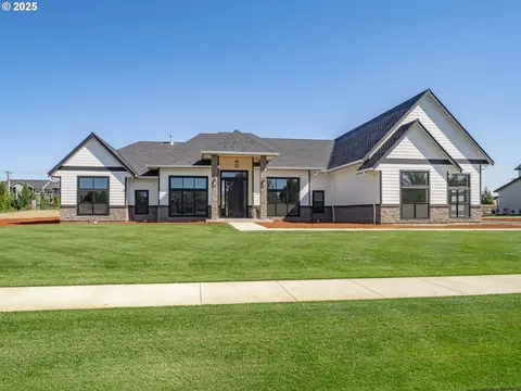 2110 SW Homer Ross Loop, Mcminnville, OR 97128