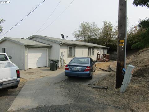 836 SW 6th St, Pendleton, OR 97801 photo 1