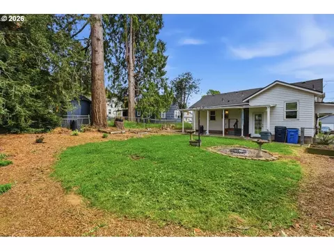 Exterior - 731 NW Hill St, Camas, WA 98607 photo 4 of 10