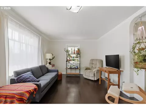 Living - 731 NW Hill St, Camas, WA 98607 photo 1 of 2