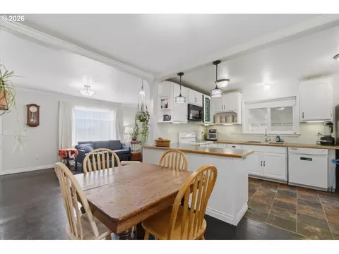 Kitchen - 731 NW Hill St, Camas, WA 98607 photo 1 of 3