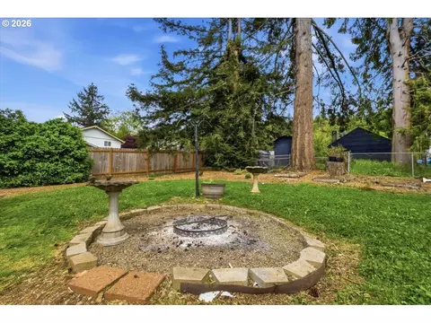 Exterior - 731 NW Hill St, Camas, WA 98607 photo 6 of 10