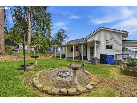 Exterior - 731 NW Hill St, Camas, WA 98607 photo 5 of 10