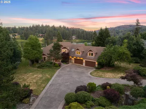 20054 S Driftwood Dr, Oregon City, OR 97045