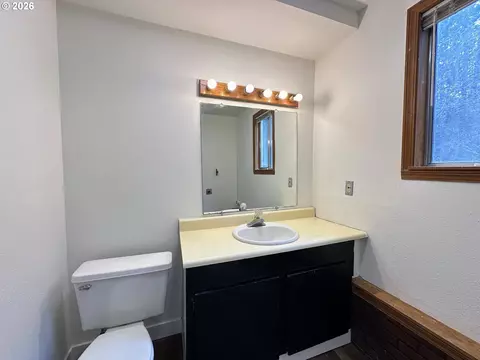 Bath - 36350 Dubarko Rd, Sandy, OR 97055 photo 2 of 3