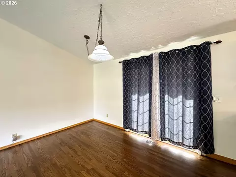 Living - 36350 Dubarko Rd, Sandy, OR 97055 photo 5 of 5