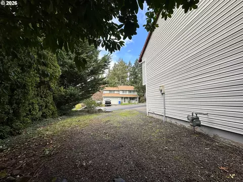 Exterior - 36350 Dubarko Rd, Sandy, OR 97055 photo 4 of 12