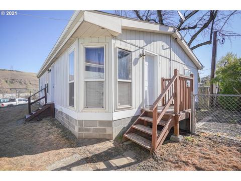 1503 SE Court Pl, Pendleton, OR 97801 photo 1