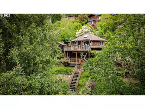 3725 Onyx St, Eugene, OR 97405