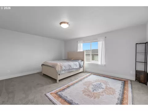 Bedroom - 652 SW 49th Dr, Gresham, OR 97080 photo 3 of 10