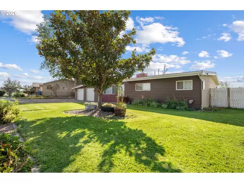 Exterior - 710 E View Dr, Hermiston, OR 97838 photo 8 of 8