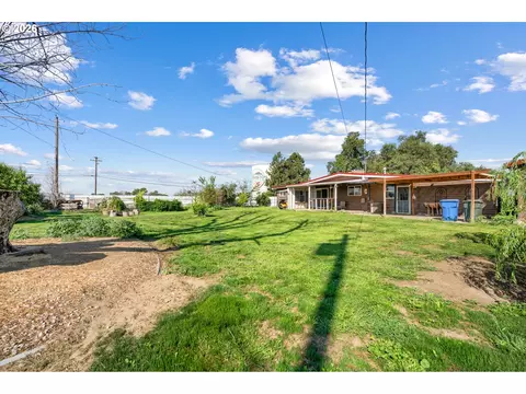 Exterior - 710 E View Dr, Hermiston, OR 97838 photo 6 of 8