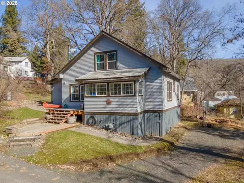 211 Hill Ave, Klickitat, WA 98628