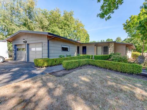 207 Dartmoor Dr, Eugene, OR 97401 photo 1